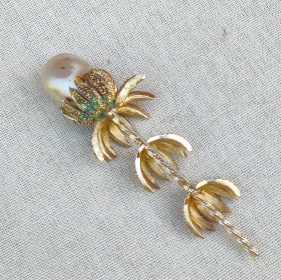 Large vintage pearl flower brooch - Picture 5 of 6